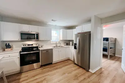 Image de Beaches, Parks, Aviation Museum, and Memories