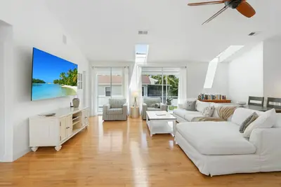 Image de Bonita Beach Retreat | 5-Bed & 3-Bath | Sleeps 10