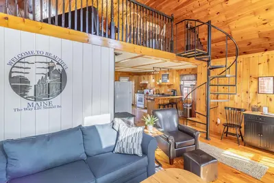 Image de Cozy Cabin by the Creek - 7 Miles from Acadia National Park!