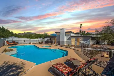 Image de East Tucson / Pool & Hot Tub / Sleep 7 / 3br / 2ba
