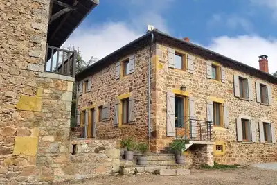 Image de Gîte de charme avec terrasse, animaux acceptés, confort moderne