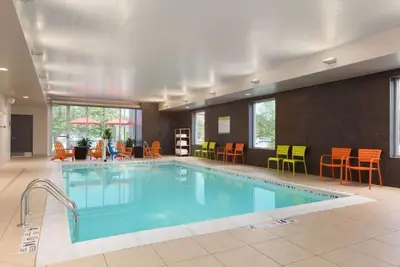 2 Convenient Units w/ Free Breakfast, Pets Allowed. Near Six Mile Waterworks