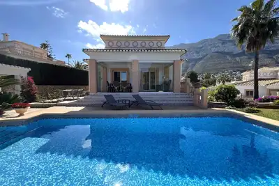 Image de T-1023 Villa avec piscine et carport à Dènia