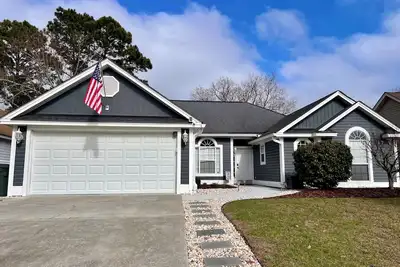 Image de Super Clean Savannah Coastal Home 15 min from both Tybee Island and Downtown.