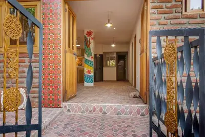 Image de Artistic two bedroom apartment with rooftop Pool