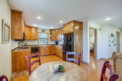Image de Cozy Liberty Getaway w/ Fire Pit & Patio!