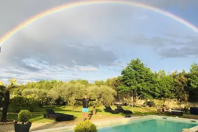 Image de Maison avec piscine privée, jardin, salle de sport et vue sur le Mont Ventoux