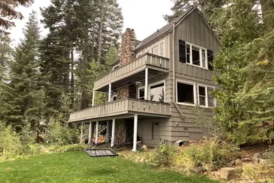 Image de Cozy Lake Tahoe Cabin in Homewood California with panoramic views of Lake Tahoe