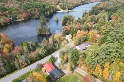 Image de Spacious, family and pet friendly getaway in the White Mountains.