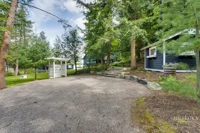 Image de Muskoka retreat located in one of the most sought after areas of Muskoka
