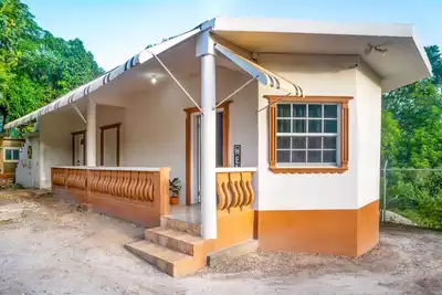 Image de Eleven30 Luxury Apartments Studio 2-B, 5 minutes away from Negril's 7 mile beach.