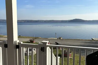 Image de Saratoga Lakefront Two Family House 1st fl unit Belmont  Travers 12 min to track