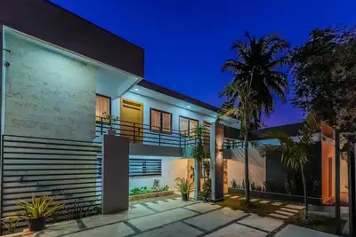 Villa Sunrise - 7br + Pool in the heart of Sosua