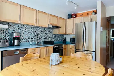 Image de Spacious Town Home, Sleeps 8, Walk to Gondola!