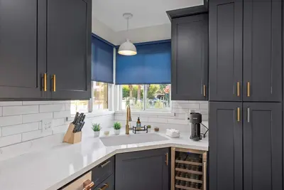 Cozy 2br w/ den, study, large patio & fire pit w/ monthly promos!