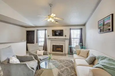 Image de Inviting Dallas Condo < 2 Mi to NorthPark!