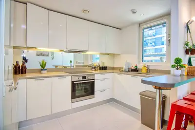 Image de Luxury spacious home near airport