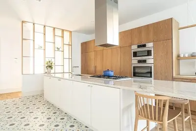 Image de Upscale living in Downtown Okc. Unbeatable location and pet friendly!