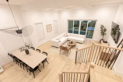 Image de Luxury • Near Pickleball • Hot Tub • Sleeps 10