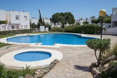 Image de Spacious 3-bedroom apartment with pool