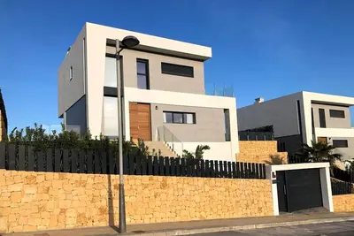 Image de Villa spacieuse avec piscine privée à Finestrat
