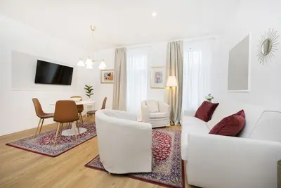 Image de Stylish apartment 2 min from the Dragon Bridge