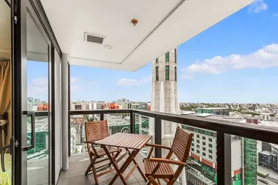 Image de Vibrant Minimalism - City Views