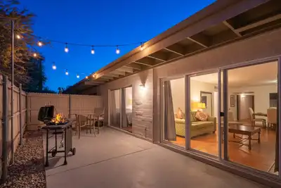 Image de Nice Full 2br/2b w/garage, pool, spa, tennis centric