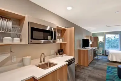 Image de Comfort Meets Convenient: Close to Tampa Airport. Free Breakfast, Pool!