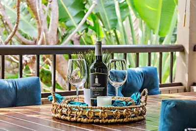 Image de Tropical stays where comfort meets the course