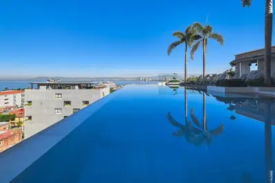 Image de Luxurious 1br Condo in Zona Romantica - Pool