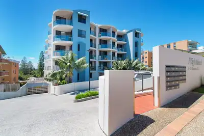 Image de Holiday unit with ocean views, 2 minute walk to Cbd