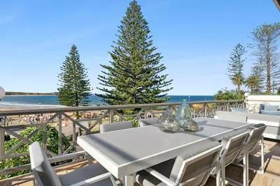 Image de -Oceanfront Elegance: A Coastal Haven in Collaroy Basin's Finest position