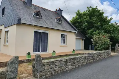 Image de Maison de vacances 'Gîte De Locmousteru' avec terrasse privée, jardin privé et Wi-Fi