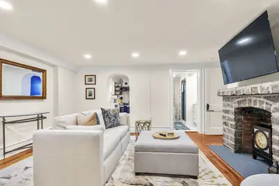 Image de New 2/2 Garden apartment in Historic District