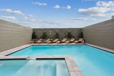 Image de Radiant New Construction | Heated Pool & Hot Tub
