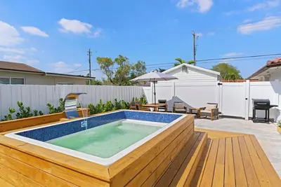 Image de Villa · Mediterranean Villa - Big Pool-Pool Spa Bbq Fits18