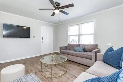 Image de Raleigh house w master suite close to everything
