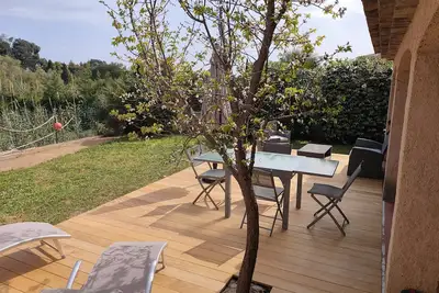 Image de Le Lavandou, Cavalière, sa plage de sable fin accessible à pied, maison 4 pièces