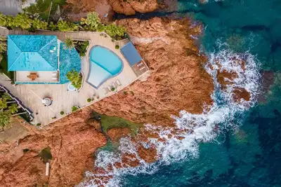 Image de Villa de luxe avec vue panoramique et accès privé à la mer, piscine, jacuzzi