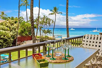 Image de Ocean View steps from beach, dining, shopping 257