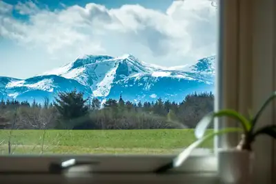 Image de Island Getaway: Sea and Mountain Views