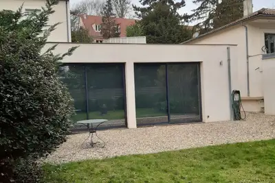 Image de Maison calme, claire, pratique, avec jardin