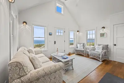 Image de Sandy beach cottage on Wellfleet Bay
