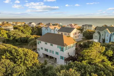 Image de Emerald Cay East, Beachside, Spinnaker's Reach, Emerald Isle