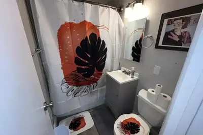 2 bedroom in Denver, Centralized