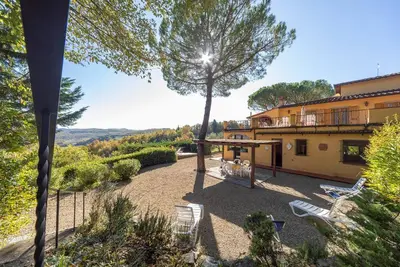 Image de Appartement à San Donato, Chianti, court de tennis, piscine, barbecue, R2