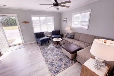 Image de Seabatical 5 minute walk to beach, central locale, golf cart - Dog Friendly