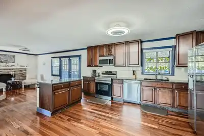 Image de Newly renovated private house with huge backyard near City of Grayson.