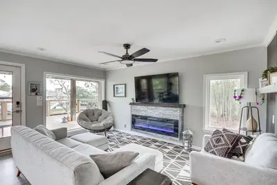 Image de Bay St Louis Home w/ Private Dock + Kayaks!